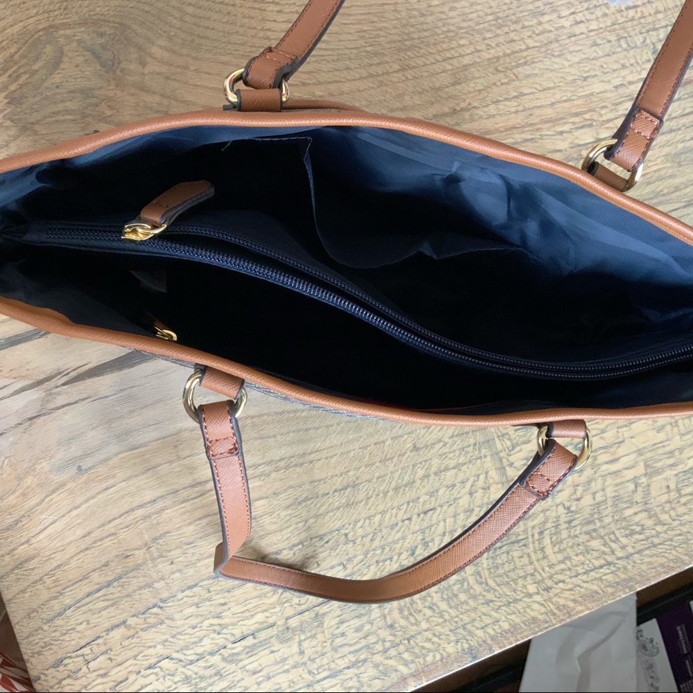 New Without Tag! Tommy Hilfiger satchel handbag - Picture 9 of 14